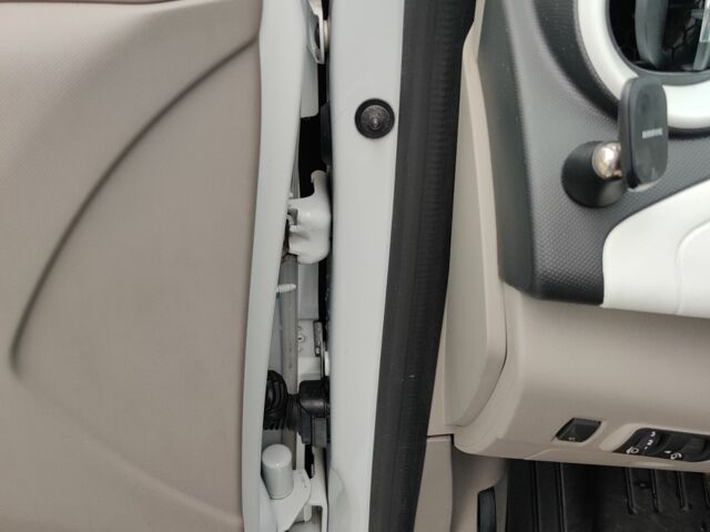 Білий Рено Зое, об'ємом двигуна 0 л та пробігом 190 тис. км за 8500 $, фото 4 на Automoto.ua