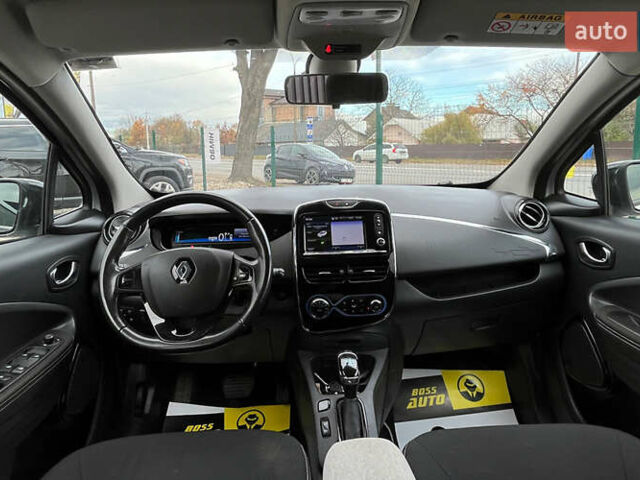 Белый Рено Зое, объемом двигателя 0 л и пробегом 140 тыс. км за 9300 $, фото 7 на Automoto.ua