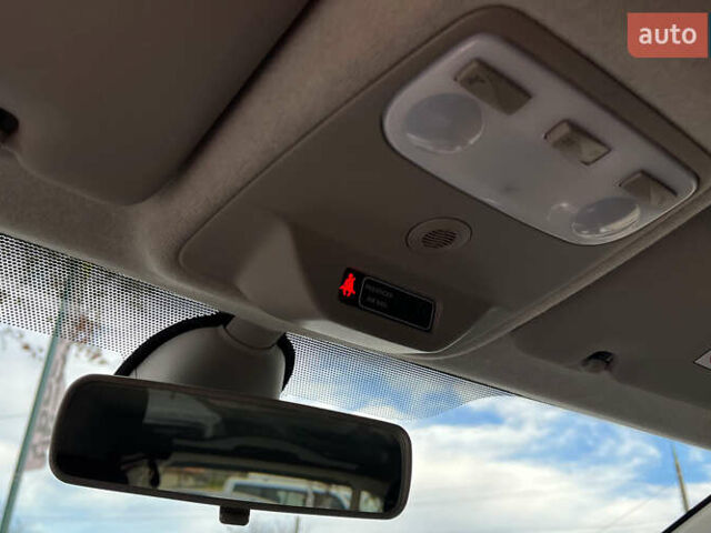 Белый Рено Зое, объемом двигателя 0 л и пробегом 140 тыс. км за 9300 $, фото 13 на Automoto.ua