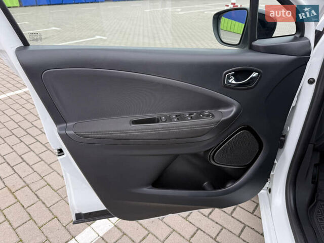 Білий Рено Зое, об'ємом двигуна 0 л та пробігом 56 тис. км за 9800 $, фото 10 на Automoto.ua