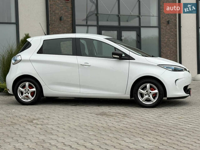 Белый Рено Зое, объемом двигателя 0 л и пробегом 127 тыс. км за 9200 $, фото 8 на Automoto.ua