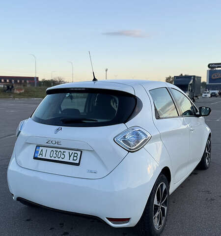 Белый Рено Зое, объемом двигателя 0 л и пробегом 117 тыс. км за 9800 $, фото 7 на Automoto.ua