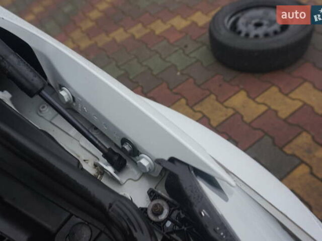 Білий Рено Зое, об'ємом двигуна 0 л та пробігом 37 тис. км за 10777 $, фото 59 на Automoto.ua