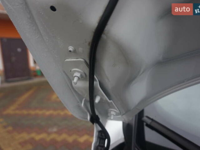 Білий Рено Зое, об'ємом двигуна 0 л та пробігом 37 тис. км за 10777 $, фото 61 на Automoto.ua