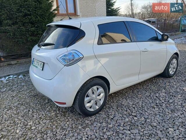 Белый Рено Зое, объемом двигателя 0 л и пробегом 64 тыс. км за 9200 $, фото 2 на Automoto.ua