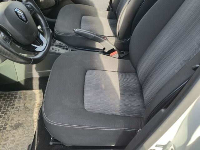 Белый Рено Зое, объемом двигателя 0 л и пробегом 42 тыс. км за 9500 $, фото 3 на Automoto.ua