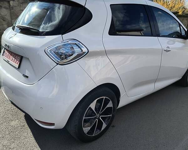Білий Рено Зое, об'ємом двигуна 0 л та пробігом 42 тис. км за 9500 $, фото 3 на Automoto.ua