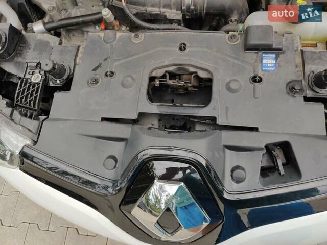 Білий Рено Зое, об'ємом двигуна 0 л та пробігом 190 тис. км за 9300 $, фото 4 на Automoto.ua