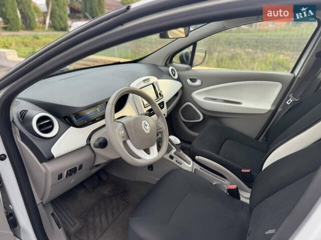 Білий Рено Зое, об'ємом двигуна 0 л та пробігом 87 тис. км за 8500 $, фото 9 на Automoto.ua