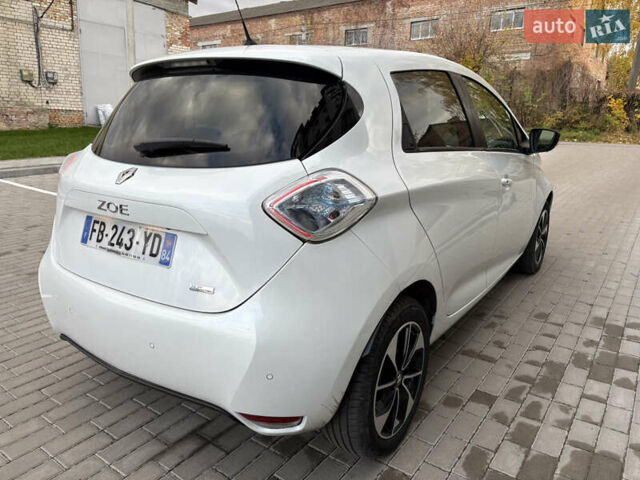 Белый Рено Зое, объемом двигателя 0 л и пробегом 44 тыс. км за 9999 $, фото 4 на Automoto.ua