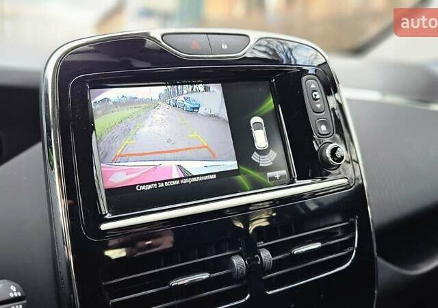 Белый Рено Зое, объемом двигателя 0 л и пробегом 71 тыс. км за 9550 $, фото 76 на Automoto.ua