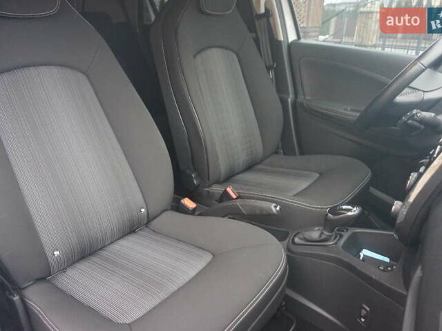 Білий Рено Зое, об'ємом двигуна 0 л та пробігом 37 тис. км за 10777 $, фото 44 на Automoto.ua