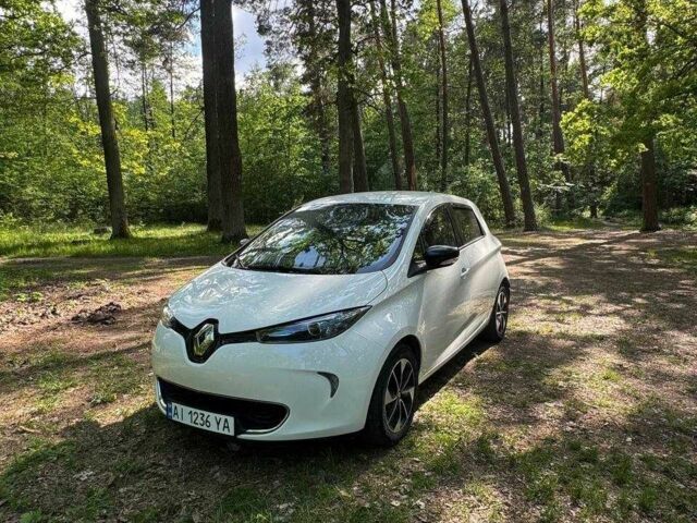 Белый Рено Зое, объемом двигателя 0 л и пробегом 51 тыс. км за 9999 $, фото 21 на Automoto.ua