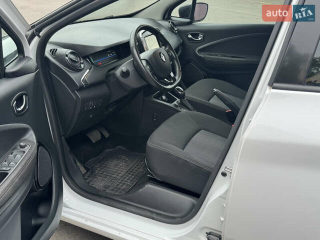 Білий Рено Зое, об'ємом двигуна 0 л та пробігом 91 тис. км за 10600 $, фото 17 на Automoto.ua