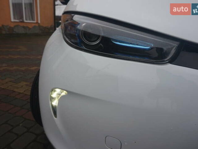 Білий Рено Зое, об'ємом двигуна 0 л та пробігом 37 тис. км за 10777 $, фото 24 на Automoto.ua