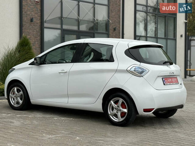 Белый Рено Зое, объемом двигателя 0 л и пробегом 127 тыс. км за 9200 $, фото 16 на Automoto.ua