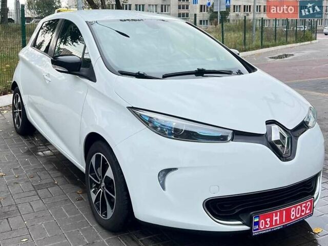 Белый Рено Зое, объемом двигателя 0 л и пробегом 109 тыс. км за 9499 $, фото 1 на Automoto.ua