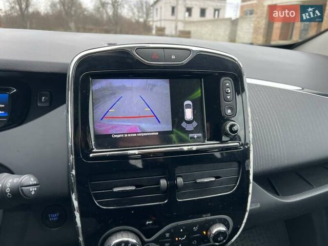 Білий Рено Зое, об'ємом двигуна 0 л та пробігом 116 тис. км за 8650 $, фото 24 на Automoto.ua