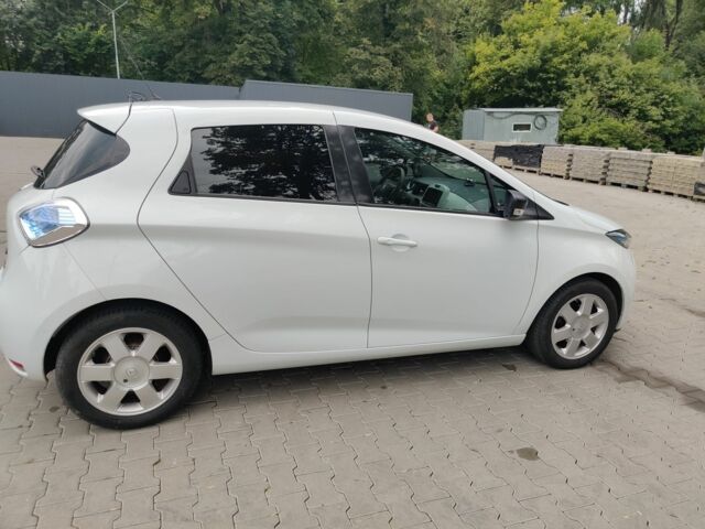 Білий Рено Зое, об'ємом двигуна 0 л та пробігом 190 тис. км за 8500 $, фото 17 на Automoto.ua