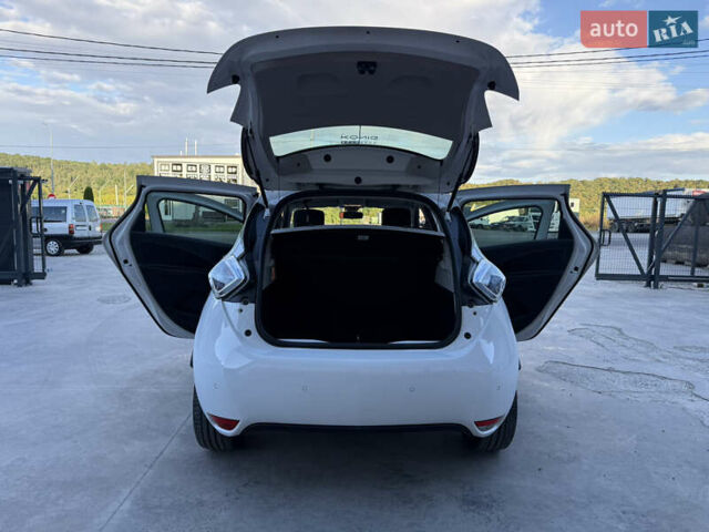 Белый Рено Зое, объемом двигателя 0 л и пробегом 51 тыс. км за 10800 $, фото 40 на Automoto.ua