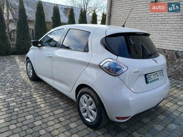 Белый Рено Зое, объемом двигателя 0 л и пробегом 64 тыс. км за 9200 $, фото 52 на Automoto.ua