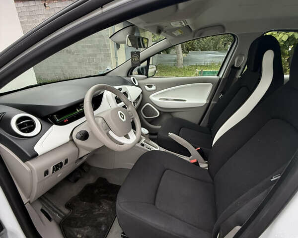 Білий Рено Зое, об'ємом двигуна 0 л та пробігом 86 тис. км за 9100 $, фото 3 на Automoto.ua