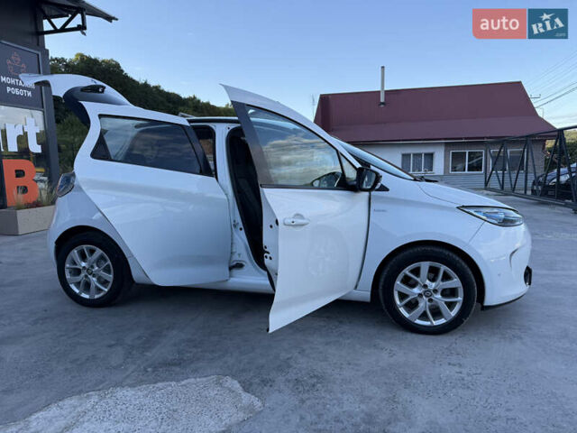 Белый Рено Зое, объемом двигателя 0 л и пробегом 51 тыс. км за 10800 $, фото 44 на Automoto.ua