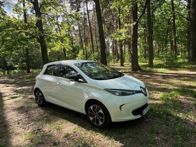 Белый Рено Зое, объемом двигателя 0 л и пробегом 51 тыс. км за 9999 $, фото 22 на Automoto.ua