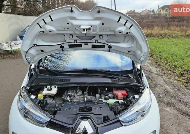 Белый Рено Зое, объемом двигателя 0 л и пробегом 71 тыс. км за 9550 $, фото 60 на Automoto.ua