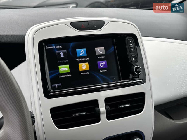 Білий Рено Зое, об'ємом двигуна 0 л та пробігом 23 тис. км за 8850 $, фото 22 на Automoto.ua