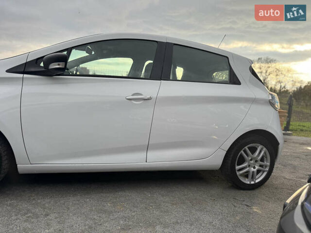 Білий Рено Зое, об'ємом двигуна 0 л та пробігом 87 тис. км за 8500 $, фото 2 на Automoto.ua