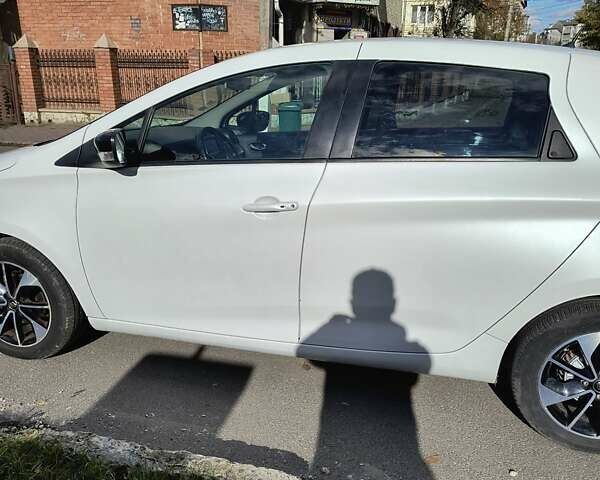 Білий Рено Зое, об'ємом двигуна 0 л та пробігом 42 тис. км за 9500 $, фото 6 на Automoto.ua