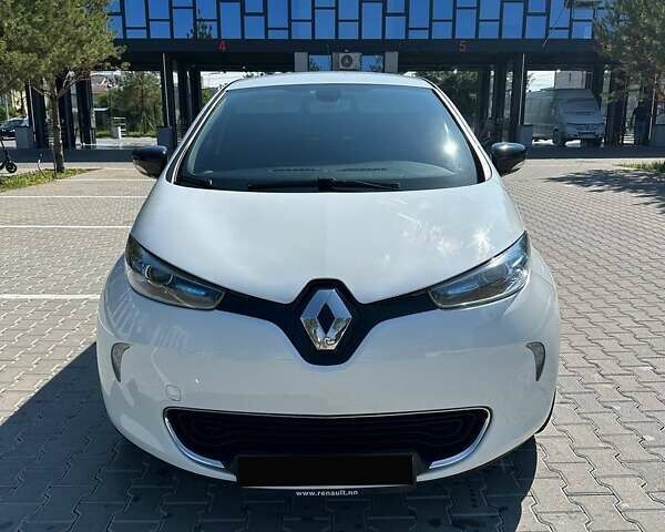 Білий Рено Зое, об'ємом двигуна 0 л та пробігом 41 тис. км за 11500 $, фото 3 на Automoto.ua