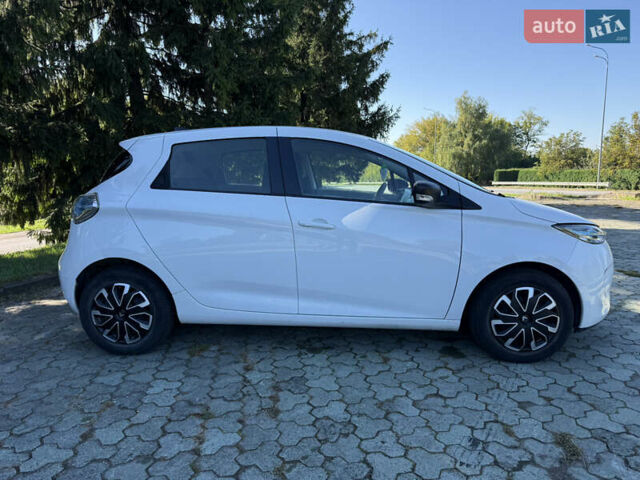 Белый Рено Зое, объемом двигателя 0 л и пробегом 57 тыс. км за 9500 $, фото 2 на Automoto.ua