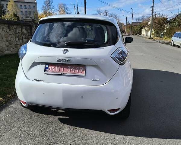 Білий Рено Зое, об'ємом двигуна 0 л та пробігом 42 тис. км за 9500 $, фото 4 на Automoto.ua