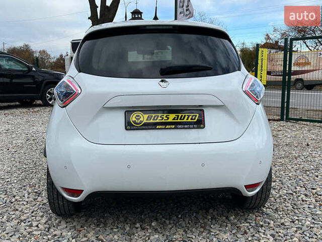 Белый Рено Зое, объемом двигателя 0 л и пробегом 140 тыс. км за 8900 $, фото 4 на Automoto.ua