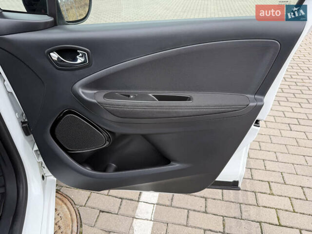 Білий Рено Зое, об'ємом двигуна 0 л та пробігом 56 тис. км за 9800 $, фото 14 на Automoto.ua