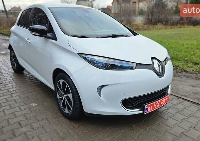 Белый Рено Зое, объемом двигателя 0 л и пробегом 71 тыс. км за 9550 $, фото 3 на Automoto.ua