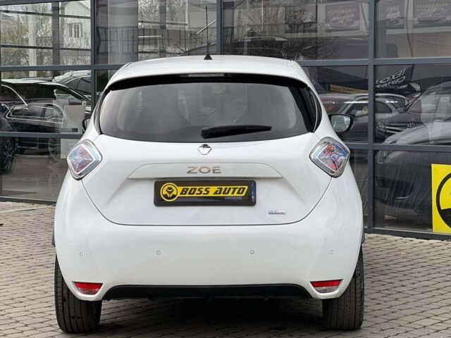Белый Рено Зое, объемом двигателя 41 л и пробегом 57 тыс. км за 13800 $, фото 4 на Automoto.ua