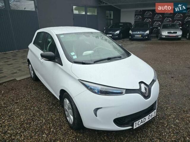 Белый Рено Зое, объемом двигателя 0 л и пробегом 85 тыс. км за 7999 $, фото 7 на Automoto.ua