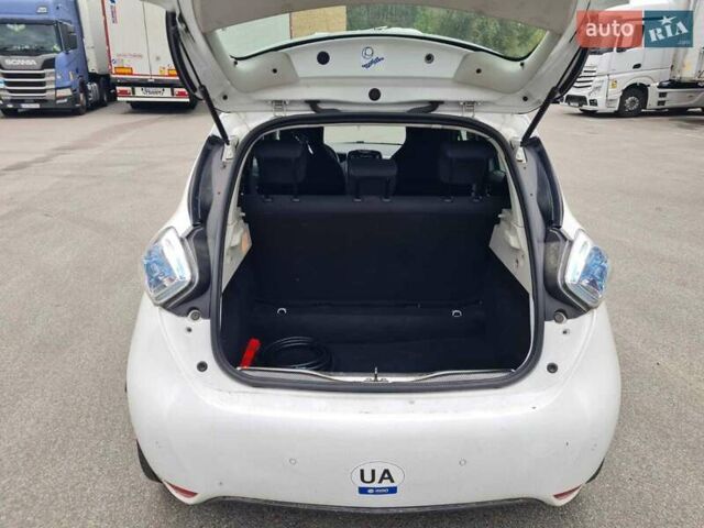 Рено Зое 2018 в Броварах на Automoto.ua Белый Рено Зое, объемом двигателя 0 л и пробегом 135 тыс. км за 9450 $, фото 7 на Automoto.ua