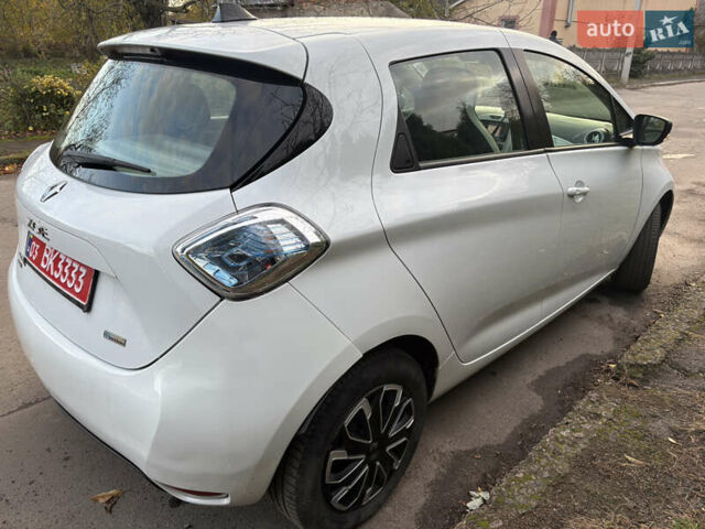 Белый Рено Зое, объемом двигателя 0 л и пробегом 65 тыс. км за 9200 $, фото 10 на Automoto.ua