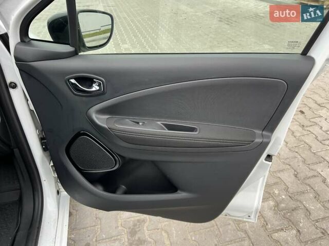 Білий Рено Зое, об'ємом двигуна 0 л та пробігом 116 тис. км за 8650 $, фото 21 на Automoto.ua