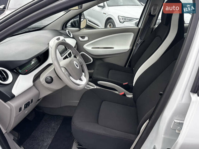 Білий Рено Зое, об'ємом двигуна 0 л та пробігом 23 тис. км за 8850 $, фото 12 на Automoto.ua