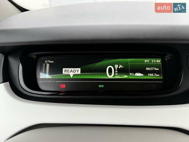 Білий Рено Зое, об'ємом двигуна 0 л та пробігом 86 тис. км за 9100 $, фото 16 на Automoto.ua