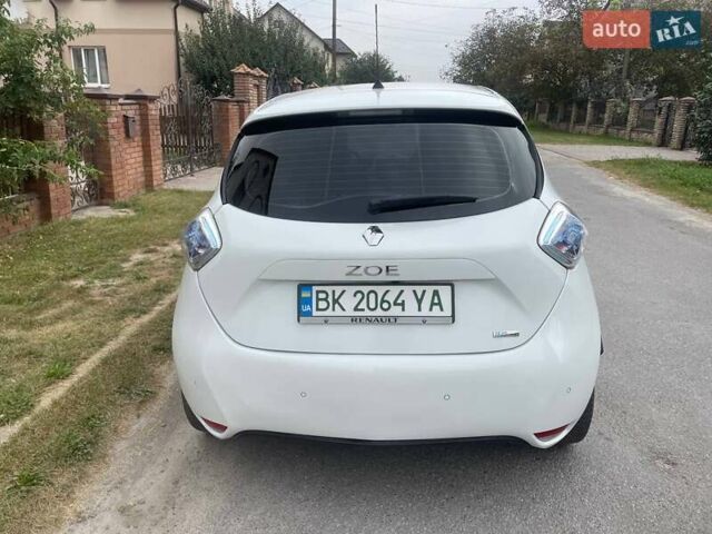 Белый Рено Зое, объемом двигателя 0 л и пробегом 58 тыс. км за 11840 $, фото 7 на Automoto.ua