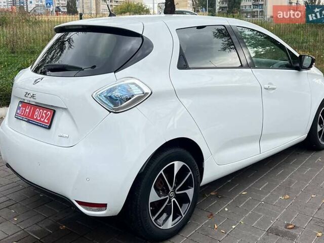 Белый Рено Зое, объемом двигателя 0 л и пробегом 109 тыс. км за 9499 $, фото 7 на Automoto.ua