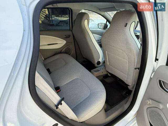 Білий Рено Зое, об'ємом двигуна 0 л та пробігом 81 тис. км за 8900 $, фото 27 на Automoto.ua