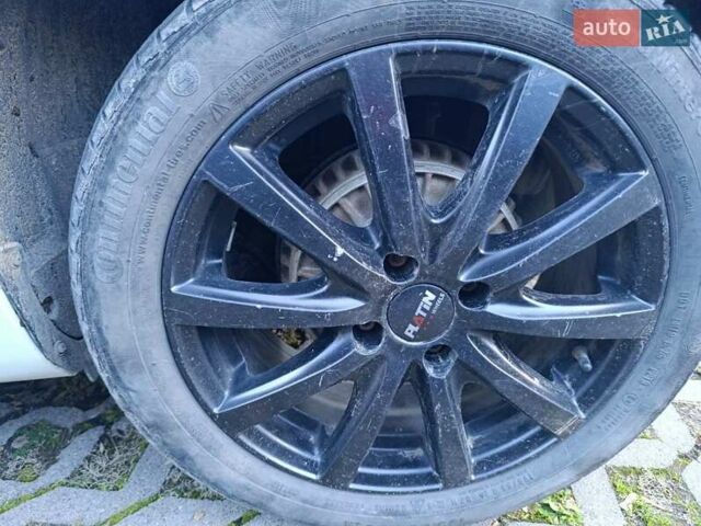 Білий Рено Зое, об'ємом двигуна 0 л та пробігом 265 тис. км за 10200 $, фото 2 на Automoto.ua