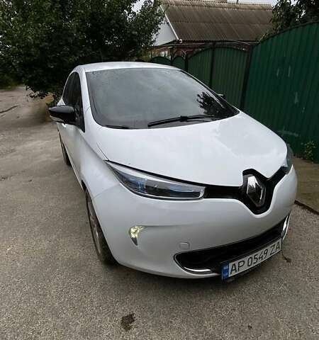Белый Рено Зое, объемом двигателя 0 л и пробегом 91 тыс. км за 10200 $, фото 3 на Automoto.ua